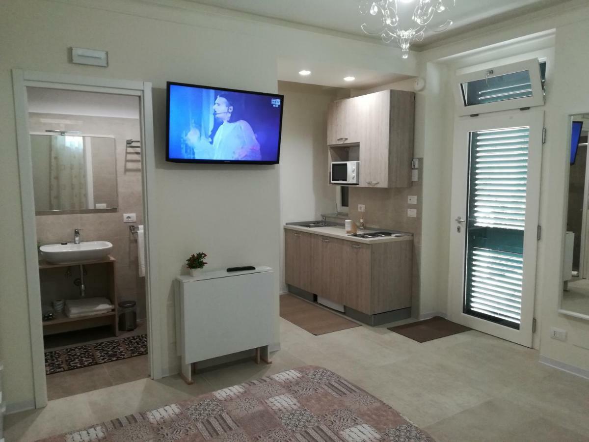 Guest House B&B Via Marina เรจโจ ดี คาลาเบีย ภายนอก รูปภาพ
