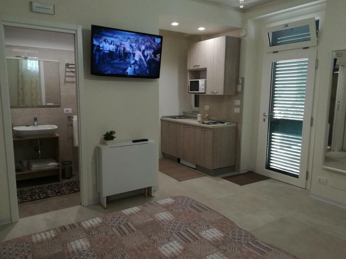 Guest House B&B Via Marina เรจโจ ดี คาลาเบีย ภายนอก รูปภาพ