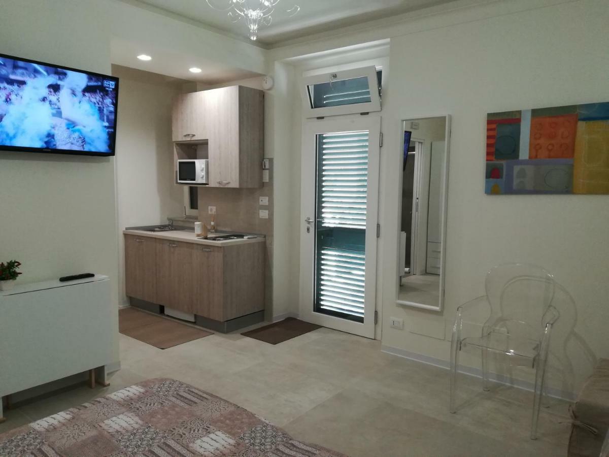 Guest House B&B Via Marina เรจโจ ดี คาลาเบีย ภายนอก รูปภาพ