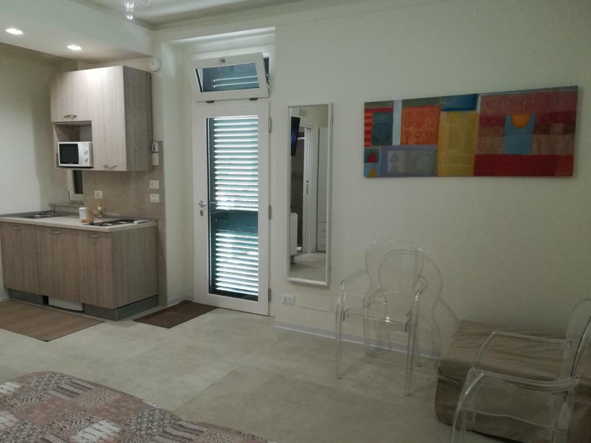 Guest House B&B Via Marina เรจโจ ดี คาลาเบีย ภายนอก รูปภาพ